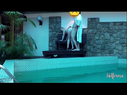 ❤️ O xefe invita a criada á piscina, pero non puido resistirse a un quente ❤️ Vídeo porno na pornografía gl.sex00.top ❌️❤