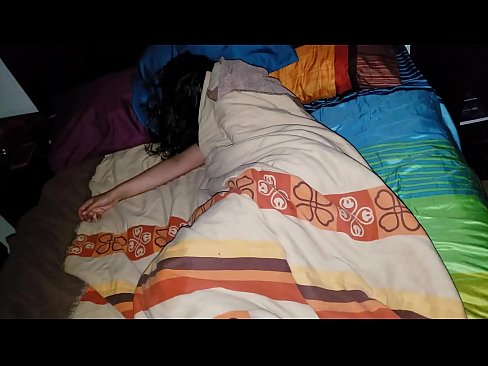❤️ Fillastro reprendendo á súa nova madrasta mentres ela dorme. ❤️ Vídeo porno na pornografía gl.sex00.top ❌️❤